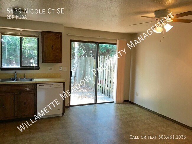 Foto del edificio - 5439 Nicole Ct SE