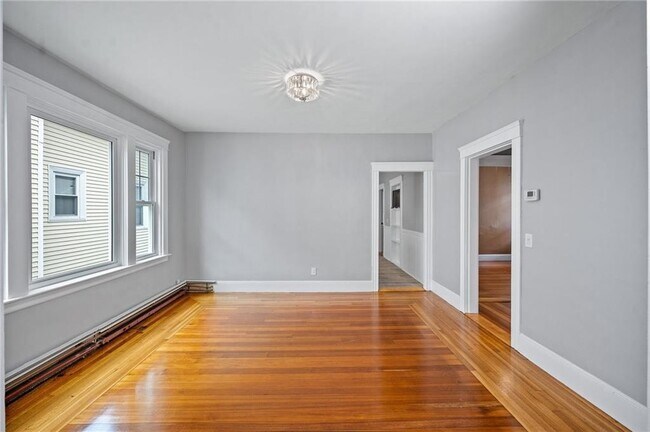 Photo - 74 Pembroke Ave Apartment