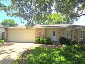 Building Photo - 3906 Postwood Dr