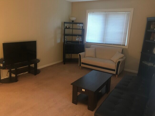 Foto del edificio - 1015 Oakcrest St