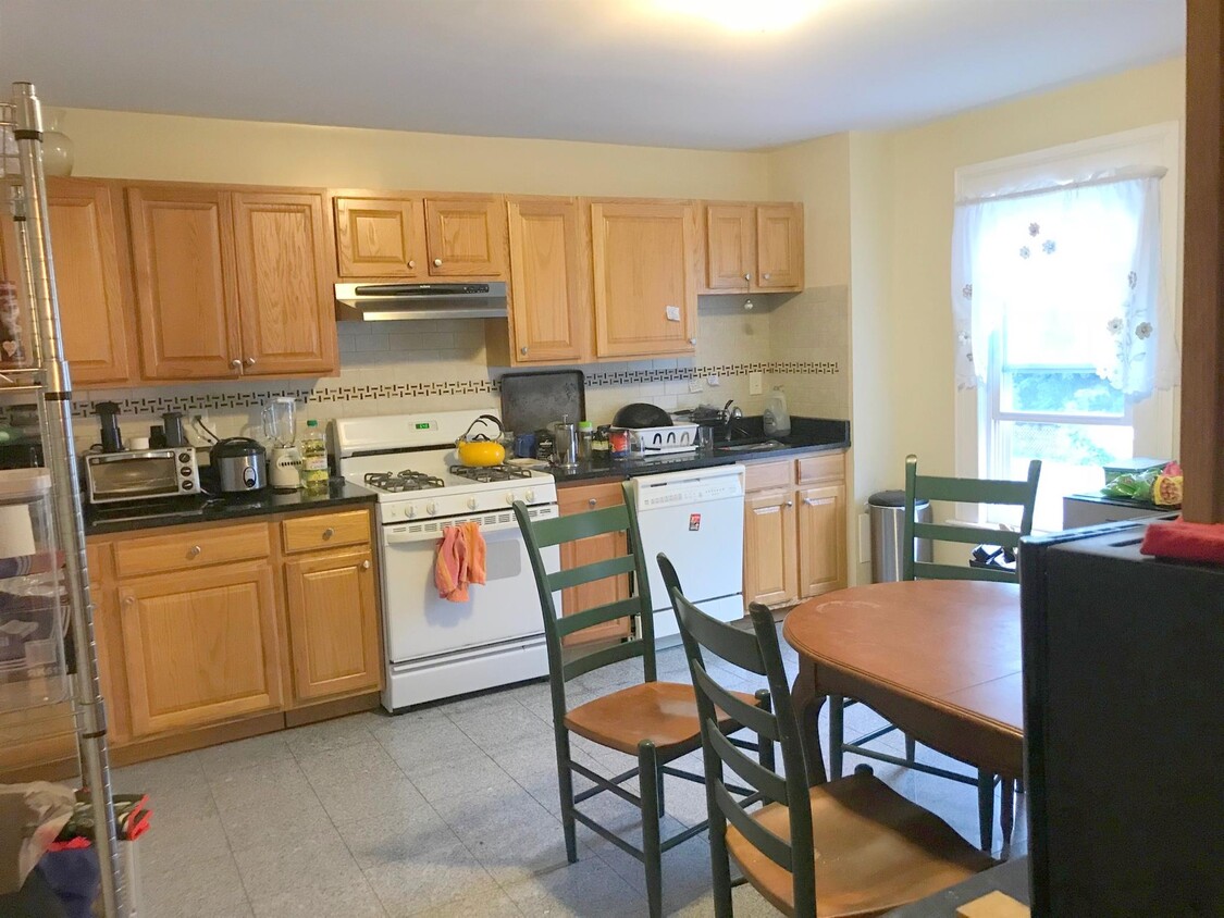 Primary Photo - 20 Thorpe St