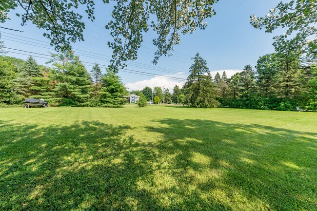 Foto del edificio - 18485 Ridge Rd