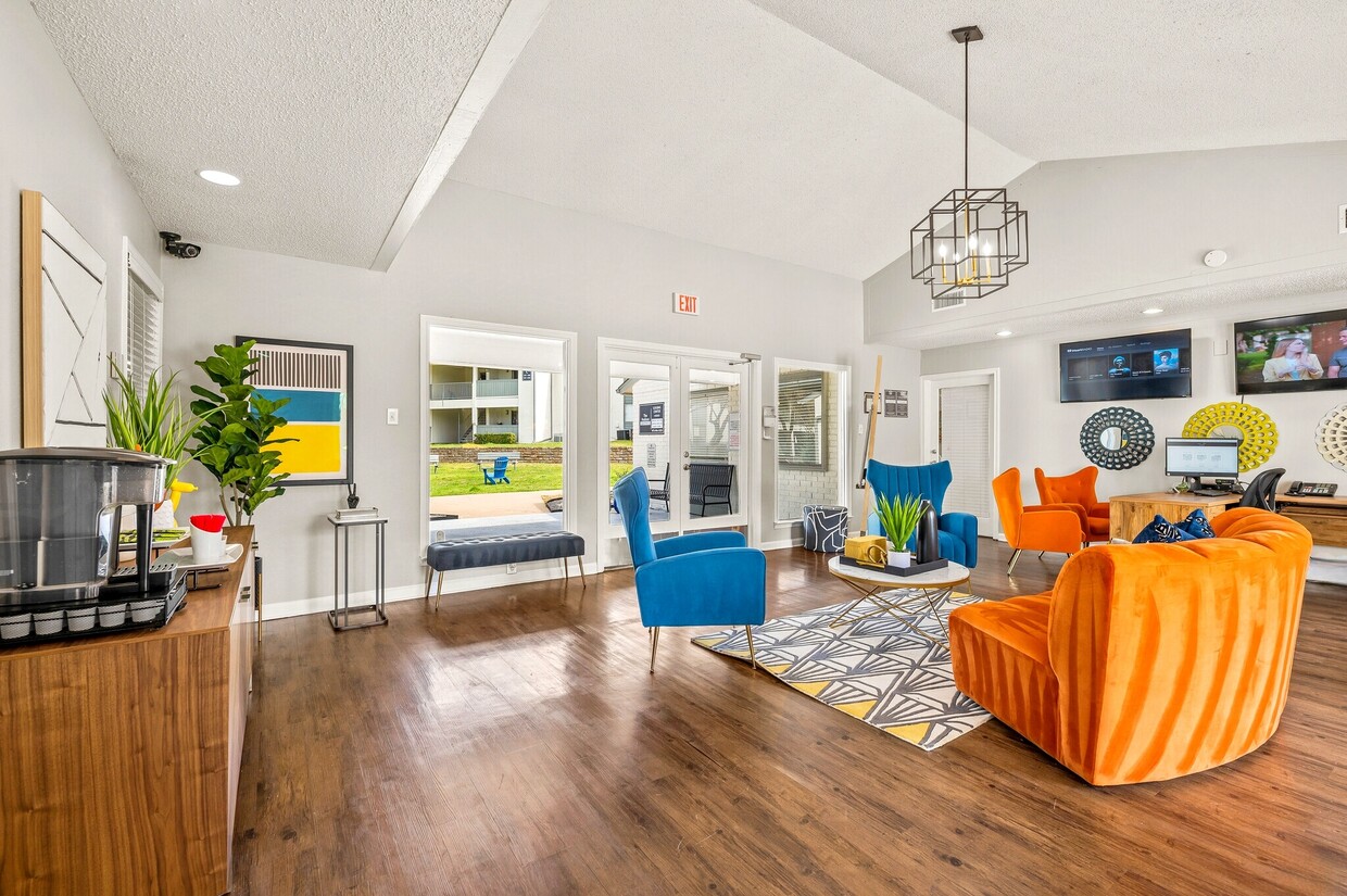 3525 Country Square Dr