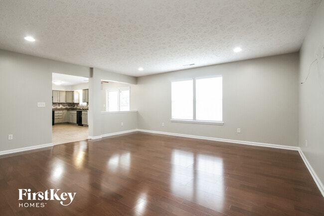 Foto del edificio - 2178 Tucker Dr