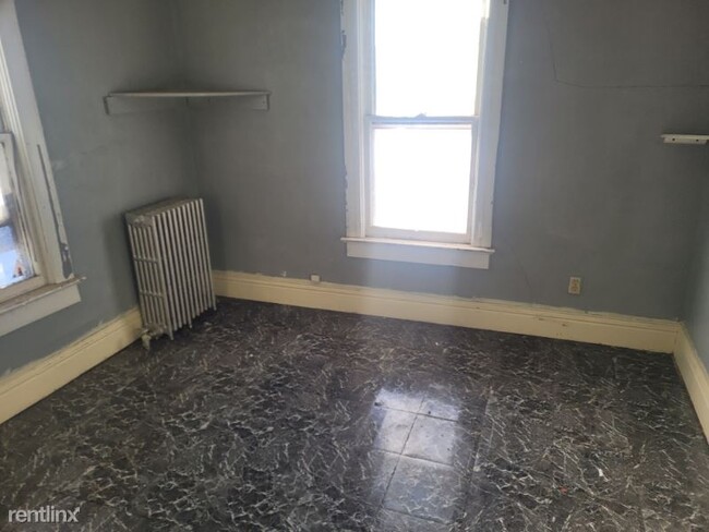 Foto del edificio - 3 br, 2 bath House - 304 B St S