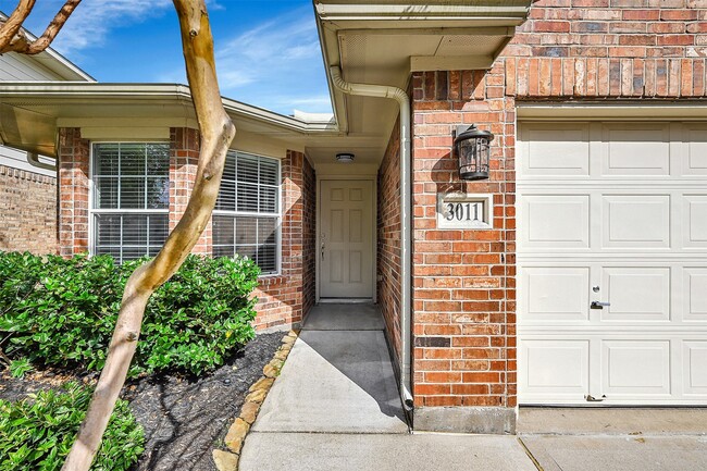 Foto del edificio - 3011 Crescent Oaks Park Ln