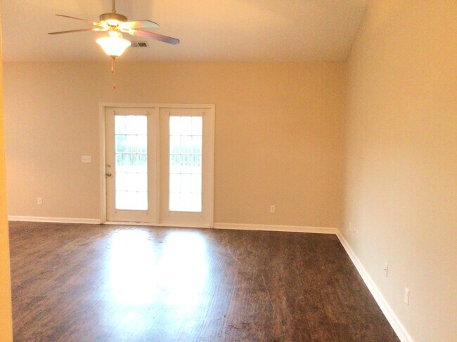 Building Photo - 26 Bay Willow Court