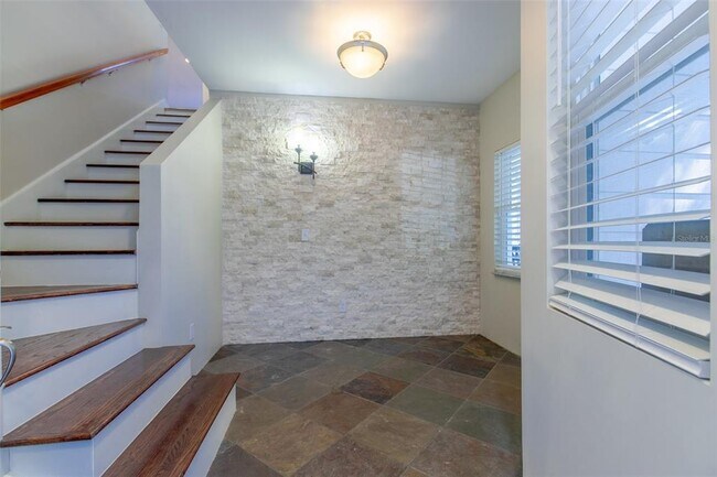 Foto del edificio - 802 8th St N