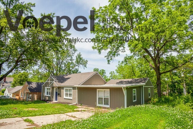 Building Photo - AVAILABLE NOW- BEAUTIFUL 4 BED 2 BATH