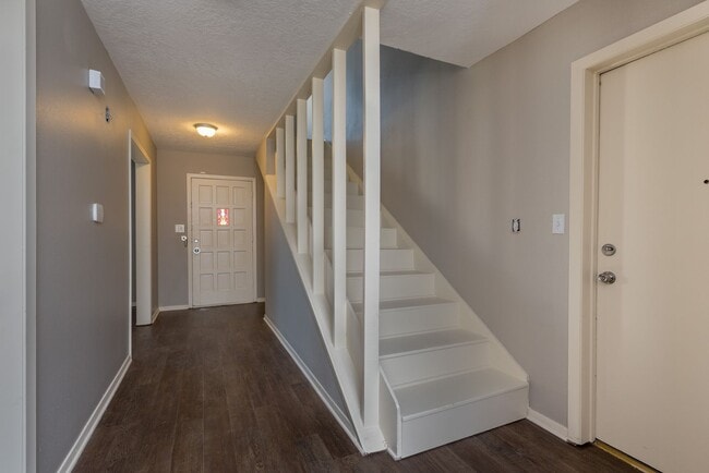 Building Photo - AUGUST 2026 MOVE IN! Beautiful 5 Bed Recently Renovated!