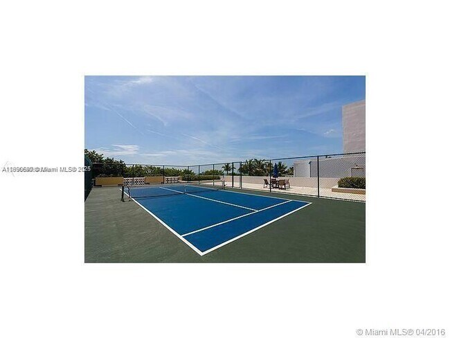 Foto del edificio - 5555 Collins Ave