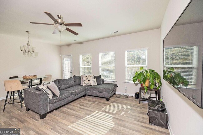Foto del edificio - 4946 Elm Brook Dr