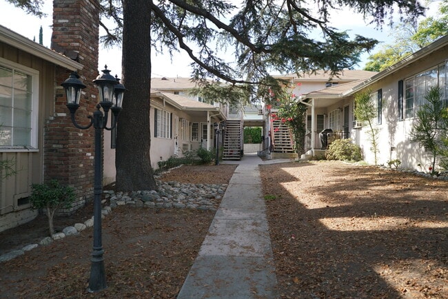 Building Photo - 325 N Baldwin Ave