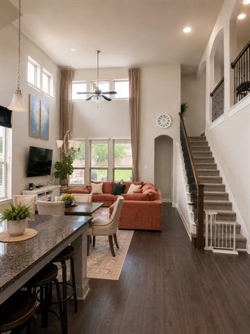 Building Photo - 11612 Cedar Grv