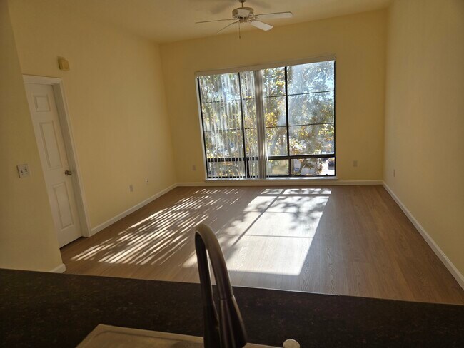 Sala de estar - 1060 S 3rd St