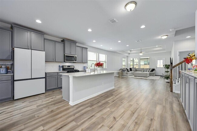 Building Photo - 541 Arrowhead Vine St