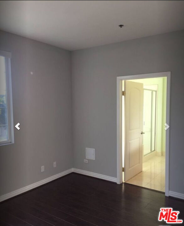 Building Photo - 962 S Gramercy Dr