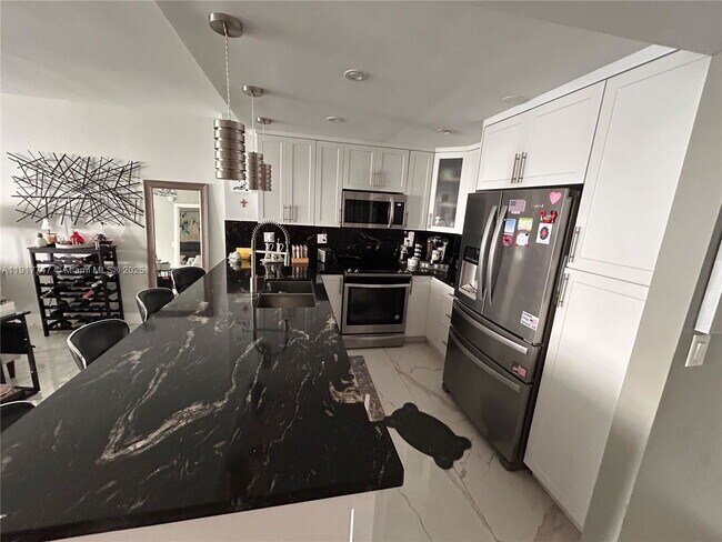 Foto del edificio - 3725 S Ocean Dr