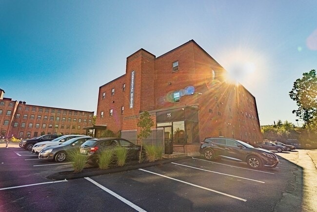 Building Photo - 75 Commercial St