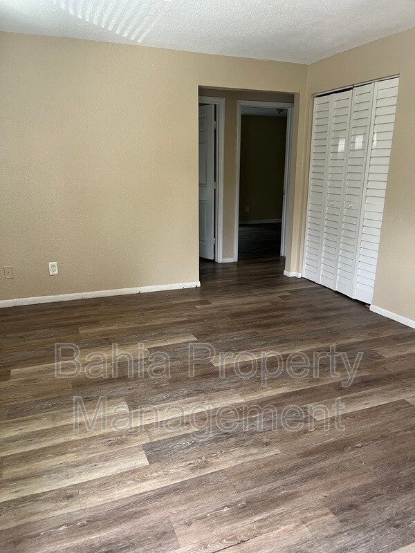 Building Photo - 8429 N 39th St