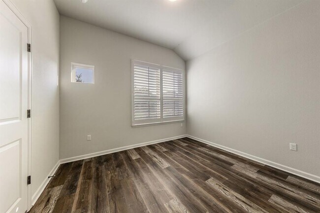Building Photo - 7909 Catbird Ln