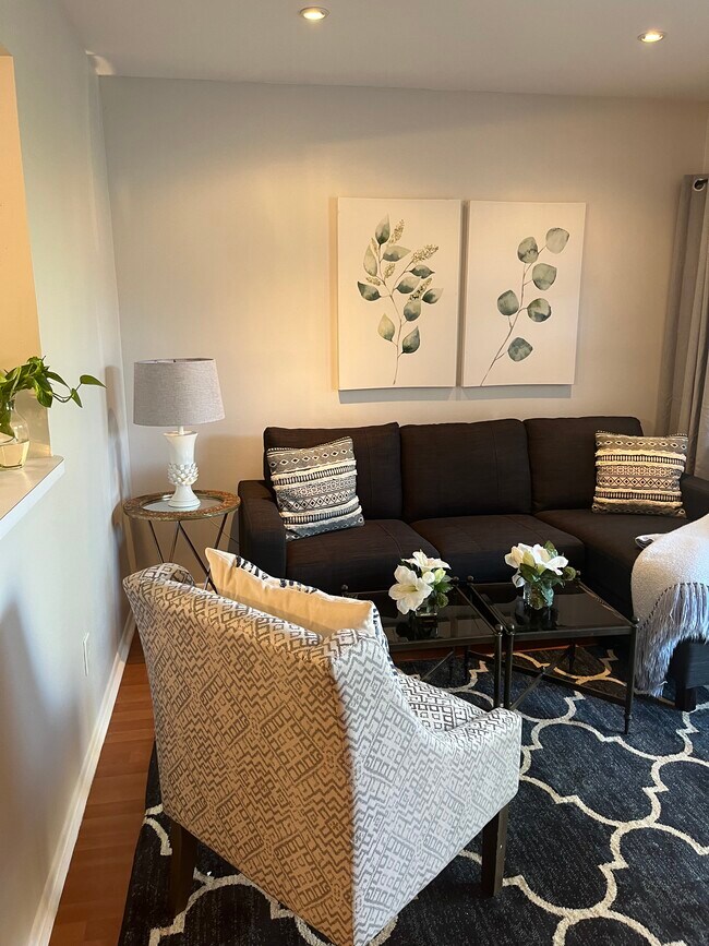 Foto del edificio - 110 Spring Lake Ct