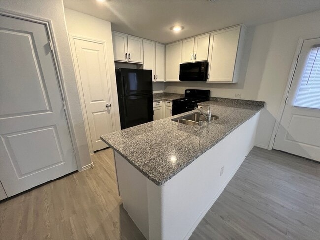 Building Photo - 9012 Red Fox Trl