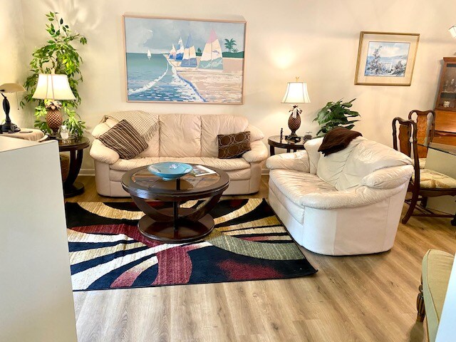 Foto principal - 1515 NE Beacon Dr