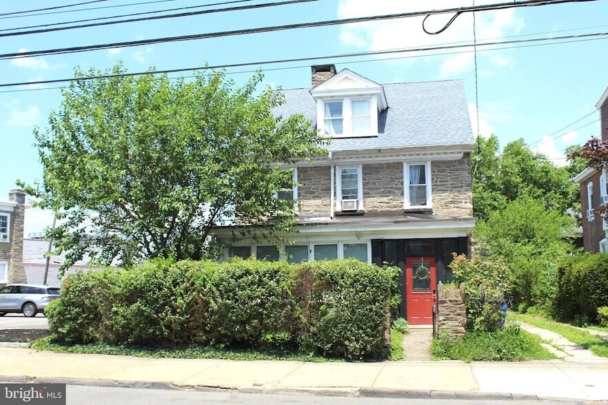 Foto principal - 6825 Ridge Ave