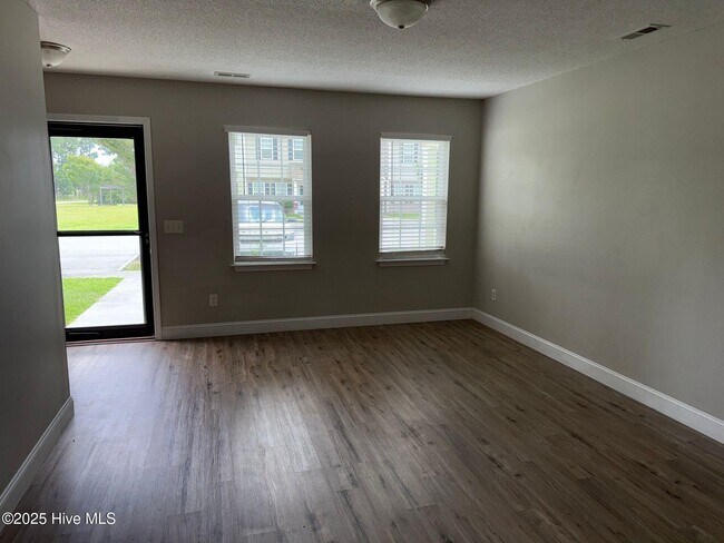 Building Photo - 306 Burley Dr