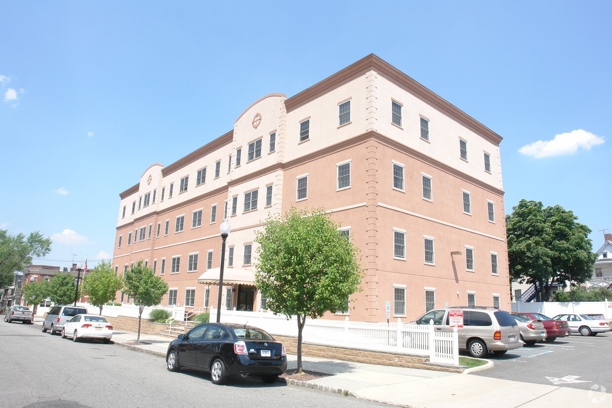 Building Photo - Cortlandt Apartments