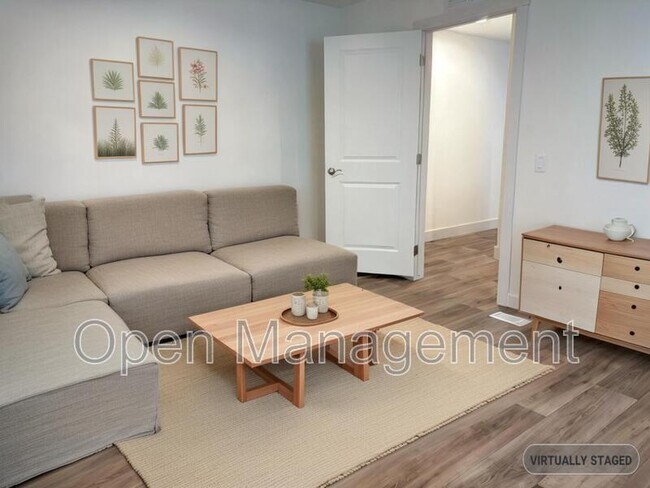 Foto del edificio - 825 1st Ave E