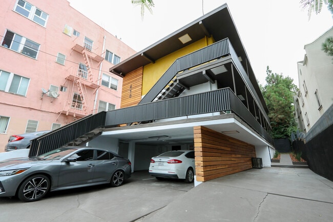 Foto del edificio - 410 Lucas Ave.