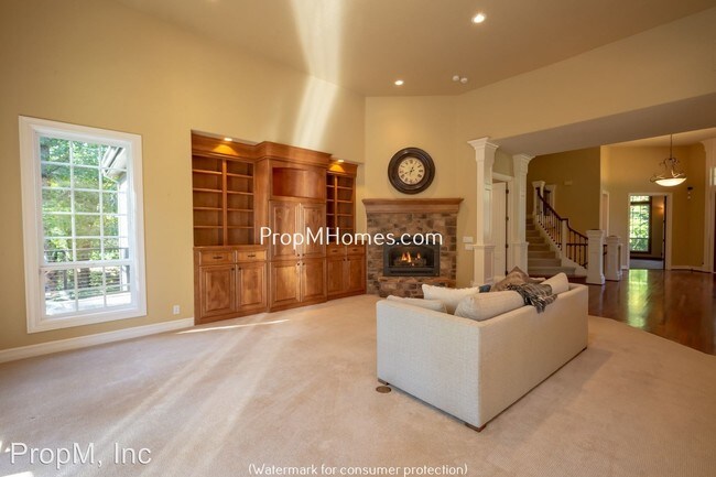 Building Photo - 4 br, 3.5 bath House - 14005 Goodall Road