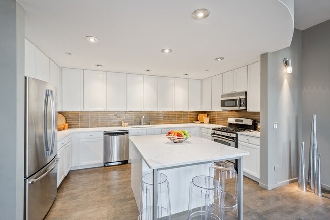 Foto del edificio - 849 N Franklin St