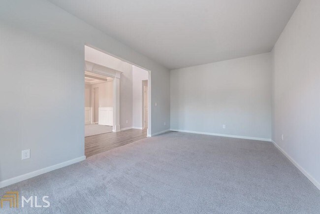 Building Photo - 4570 Sierra Creek Dr NE