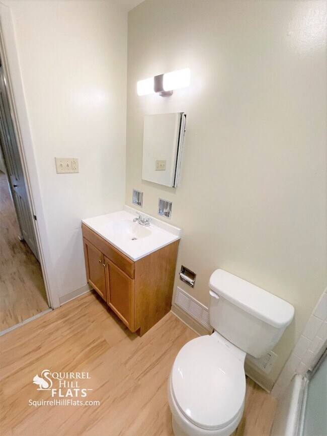 Foto del edificio - 6350 Forward Ave