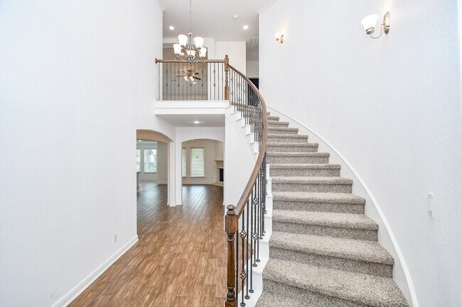 Foto del edificio - 23827 Padauk Tree Trl