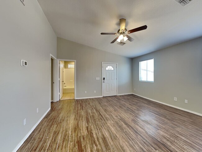 Building Photo - 3310 W Jackson St Unit 2