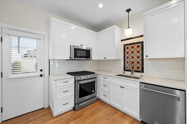 Foto del edificio - 930 Belmont Ave