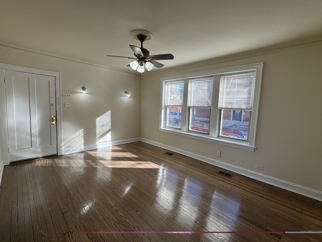 Building Photo - 3570 W Henderson St