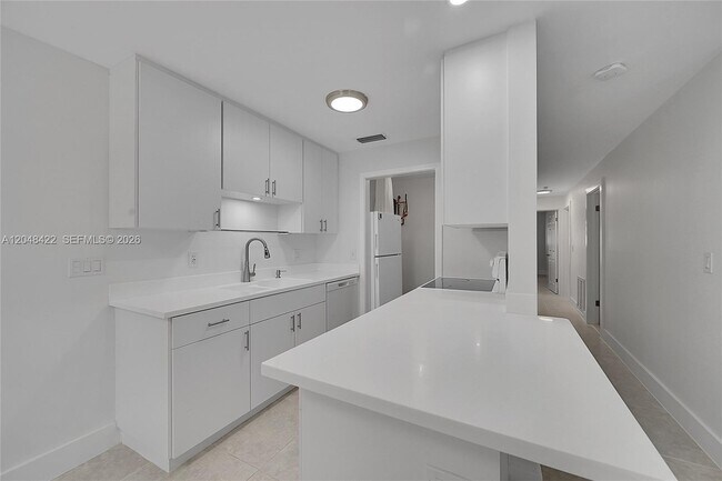 Foto del edificio - 810 SW 12th Ct