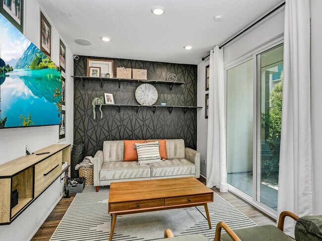 Foto del edificio - 1824 Liquid Ln
