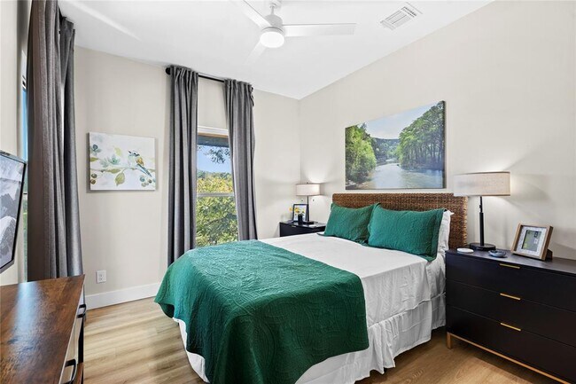 Foto del edificio - 6790 River Rd
