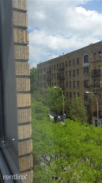 Building Photo - 35 Saint Nicholas Ter