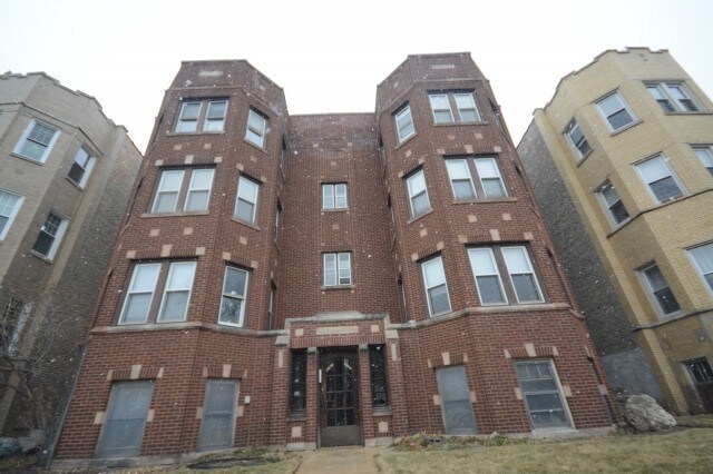 Primary Photo - 2646 W Winnemac Ave