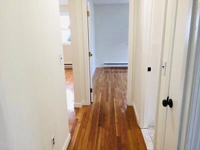 Foto del edificio - 104 Trowbridge St