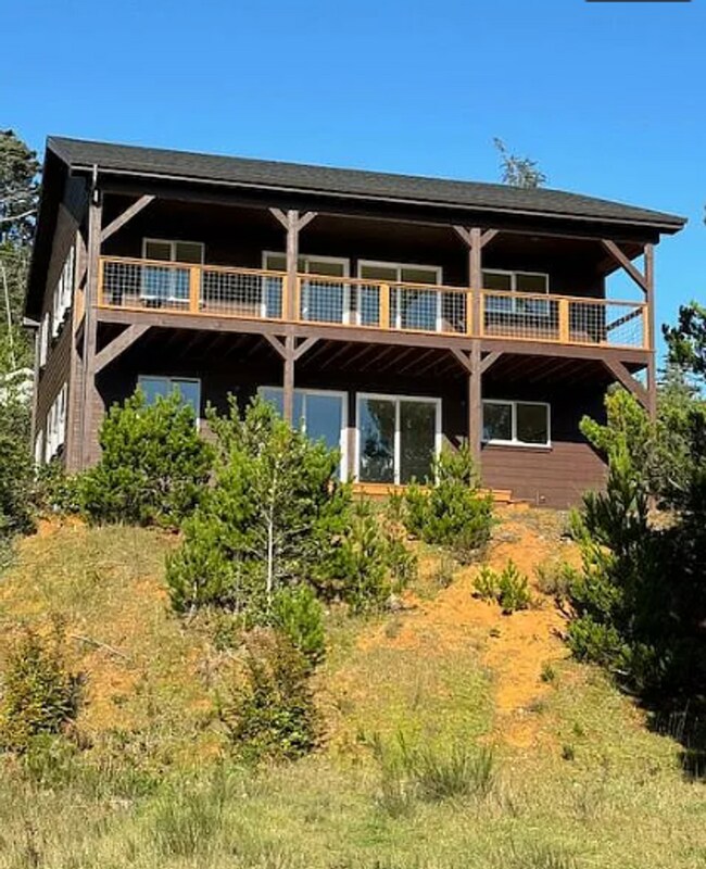 Foto del edificio - Stunning 2 bed/1 bath Ground Floor with ut...
