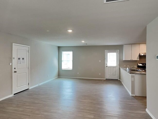 Building Photo - 10622 Varmus Dr