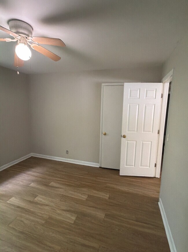 Foto del edificio - 3351 White Pine Dr